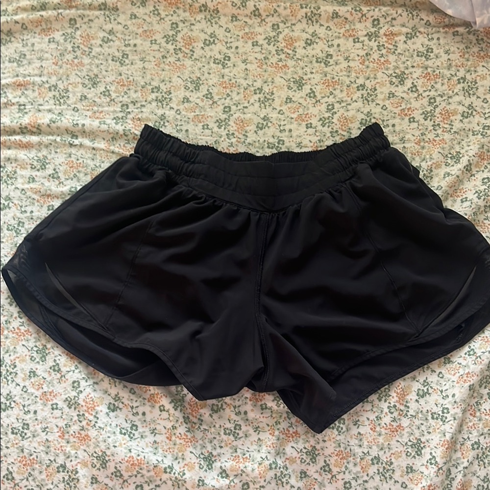 Lululemon Athletica hottie hots Athletic Shorts 2.5inch